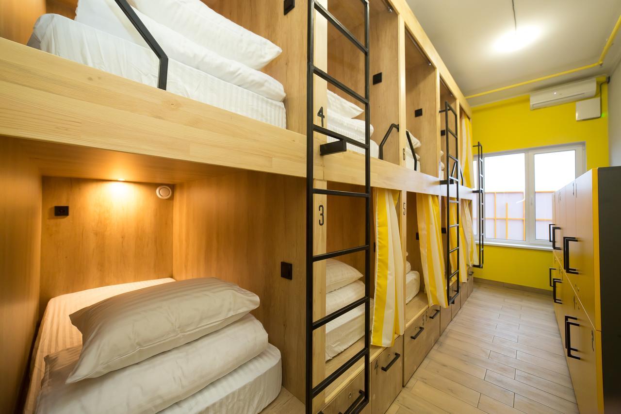 Hotel Bee Station Kyiv Exterior photo