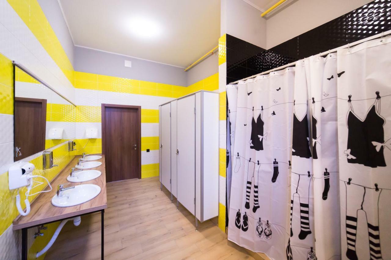 Hotel Bee Station Kyiv Exterior photo